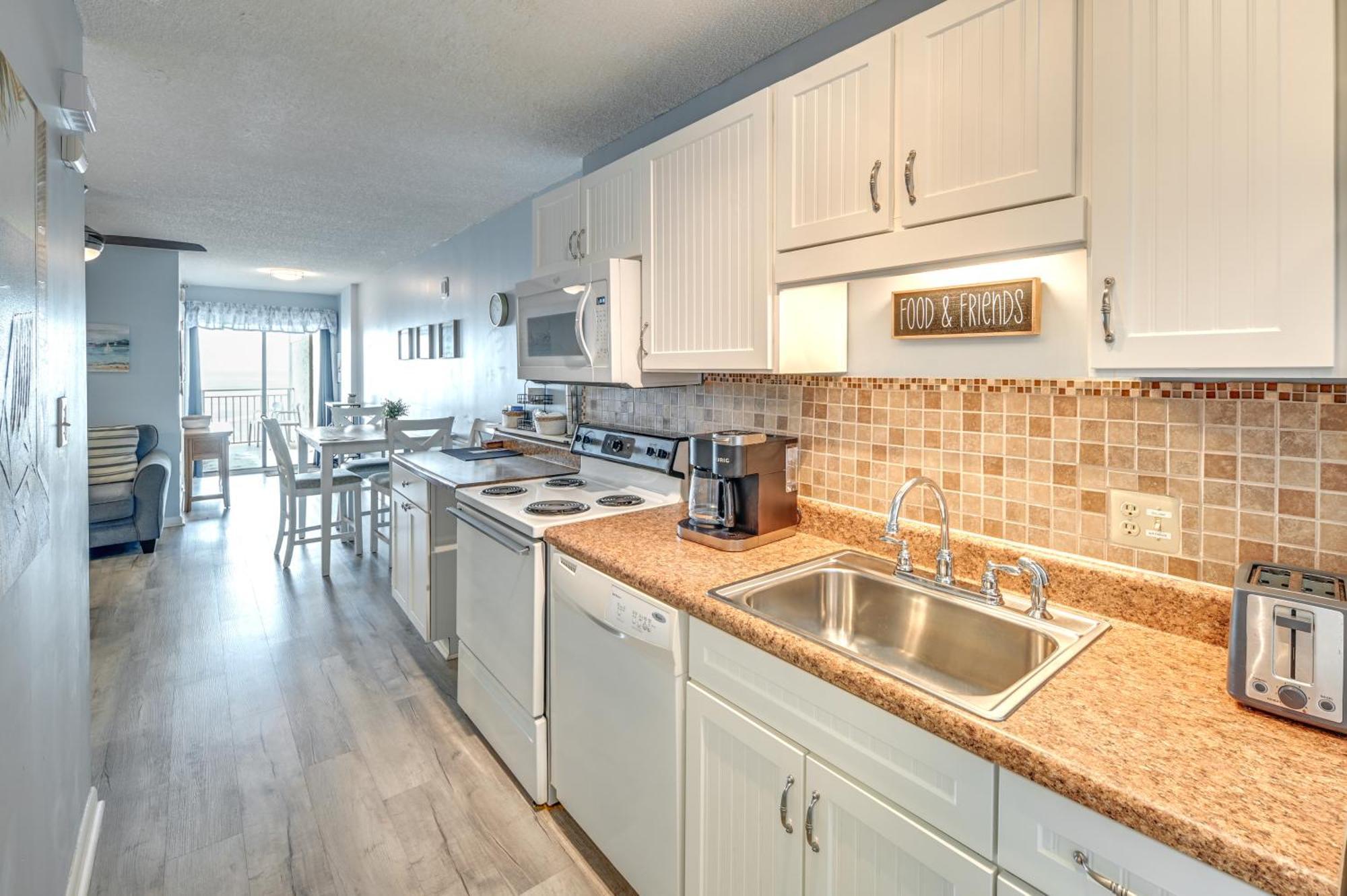 מירטל ביץ' Cozy Coastal Condo With Airy Oceanfront Balcony מראה חיצוני תמונה